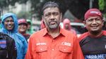 Aksi Massa Buruh Demo Hujan-hujanan di Patung Kuda