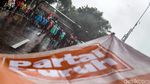 Aksi Massa Buruh Demo Hujan-hujanan di Patung Kuda
