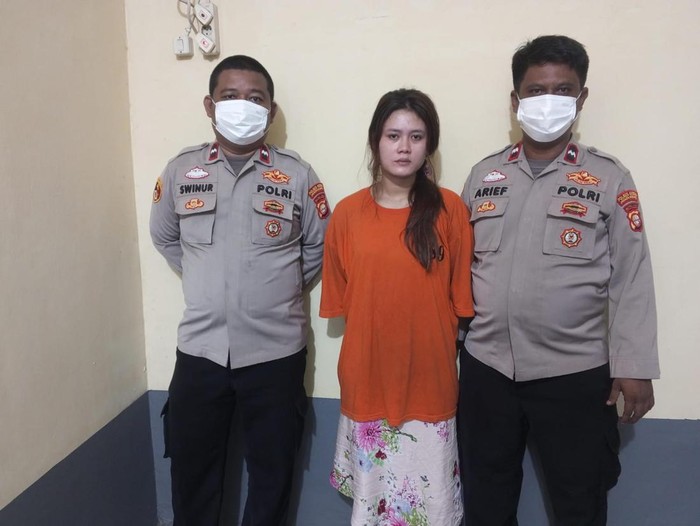 ART yang membobol ATM milik majikannya hingga Rp 20 juta di kawasan Pancoran, Jakarta Selatan, ditangkap (dok.ist)