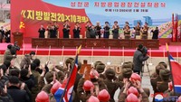 Saat menghadiri upacara peletakan batu pertama pabrik di Kabupaten Songchon, sebelah timur ibu kota Pyongyang, Kim berjanji untuk terus menerapkan Kebijakan Pembangunan Regional 20×10, yang merupakan kebijakan negara tersebut untuk membuka pabrik-pabrik modern di setidaknya 20 daerah terpencil setiap tahunnya dalam 10 tahun ke depan.  