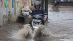 Banjir di Rawa Terate Cakung Capai Ketinggian 120 Cm