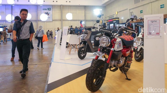 PT Bank Central Asia Tbk (BCA) akan kembali menggelar BCA Expoversary 2024 di seluruh hall ICE BSD City, Kabupaten Tangerang, Kamis (29/2/2024). Presiden Direktur BCA Jahja Setiaatmadja mengatakan, BCA menghadirkan BCA Expoversary 2024 dengan penawaran-penawaran menarik untuk berbagai kebutuhan nasabah mulai dari KKB, KPR, hingga Kredit Sepeda Motor (KSM).