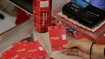 Telkomsel terus berinovasi sekaligus menjangkau komunitas penggemar musik dan JKT48 dengan meluncurkan Telkomsel Prabayar Paket Bundling kuWOTA. Dengan Paket kuWOTA JKT48 yang didukung oleh konektivitas digital terdepan Telkomsel, para pelanggan Telkomsel Prabayar dan sekaligus para penggemar JKT48 diharapkan dapat merasa lebih dekat dengan para anggota JKT48.