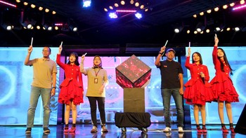 Setelah berkolaborasi dengan grup band Sheila on 7 beberapa tahun silam, Kini Telkomsel terus berinovasi dan bertransformasi menggandeng grup JKT48 dengan meluncurkan paket kuWOTA untuk para penggemarnya di Indonesia.