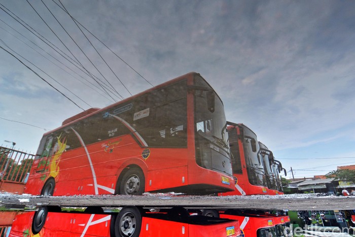 Bus listrik Trans Semanggi berbasis Buy The Service (BTS) Kembali Beroperasi di Surabaya