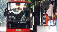 Tarif bus listrik bekas G20 ini dipatok Rp 6.200 untuk masyarakat umum. Sedangkan buat pelajar, mahasiwa, para penyandang disabilitas, dan lansia ada harga khusus. Yakni Rp 2.000/orang.