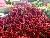 Harga Sembako Sumsel 15 Mei 2024: Cabai Merah Turun, Daging Ayam Naik