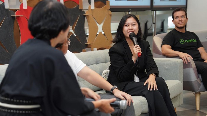 DBS Foundation memberikan dana hibah sebesar SGD 710.000 atau senilai Rp 8,4 miliar bagi wirausaha sosial dan usaha kecil dan menengah (UKM) dalam acara DBS Foundation Business for Impact Grant Award Programme 2023 di DBS Tower, Jakarta Selatan, Kamis (29/2/2024).
