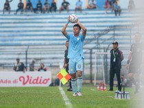 Dede Sapari Bek Muda Persela yang Berasal dari Keluarga Pevoli