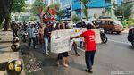 Pedagang Demo Pemkot Surabaya Gegara Fresh Market Kutisari Sepi