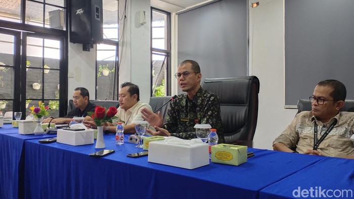DJP klarifikasi pajak pengusaha pempek Rp 16 miliar.