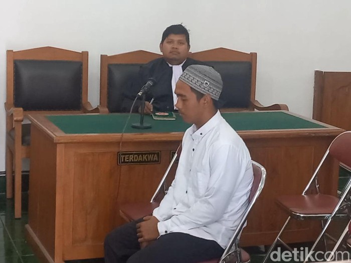 Dwi Feriyanto, terdakwa pembunuh dosen UIN Solo, menjalani sidang pembacaan vonis di Pengadilan Negeri (PN) Sukoharjo, Kamis (29/2/2024).