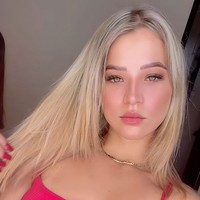 Selebgram Eduarda Marque ditangkap di apartemennya belum lama ini karena kepemilikan narkoba. Di Instagramnya, wanita 20 tahun itu kerap membuat konten dengan naik motor freestyle. Foto: dok. Instagram/@ _dumarquess017