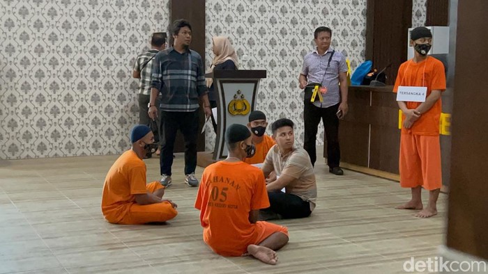 Empat santri senior yang aniaya Bintang hingga tewas menjalani rekonstruksi