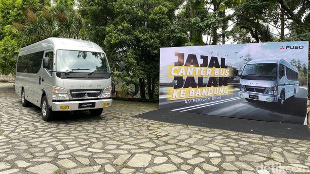 Fuso Canter Bus