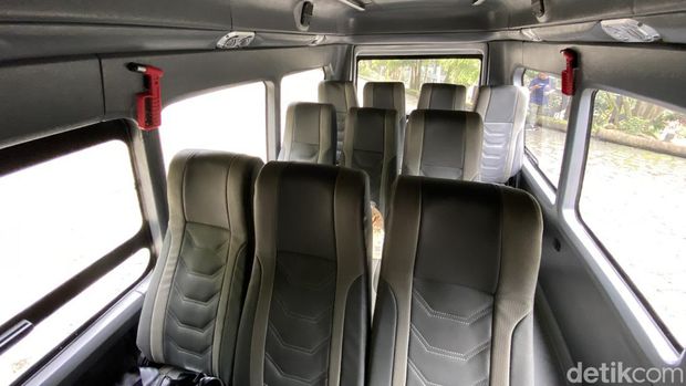 Fuso Canter Bus