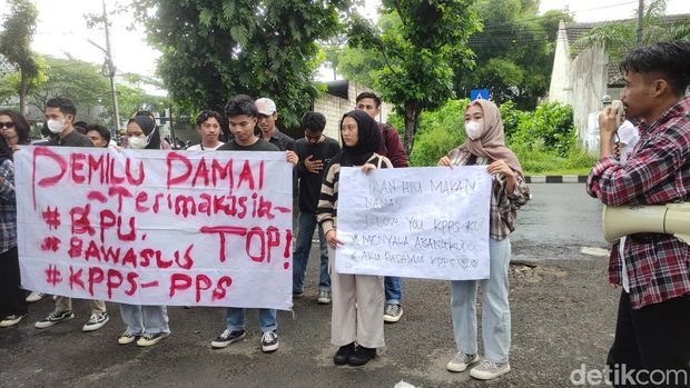 generasi milenial dan gabungan mahasiswa se-Malang Raya gelar aksi simpatik