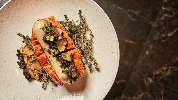 Istimewa! Hot Dog Seharga Rp 2,9 Juta Dibuat dengan Bahan Khusus Istimewa! Hot Dog Seharga Rp 2,9 Juta Dibuat dengan Bahan Khusus