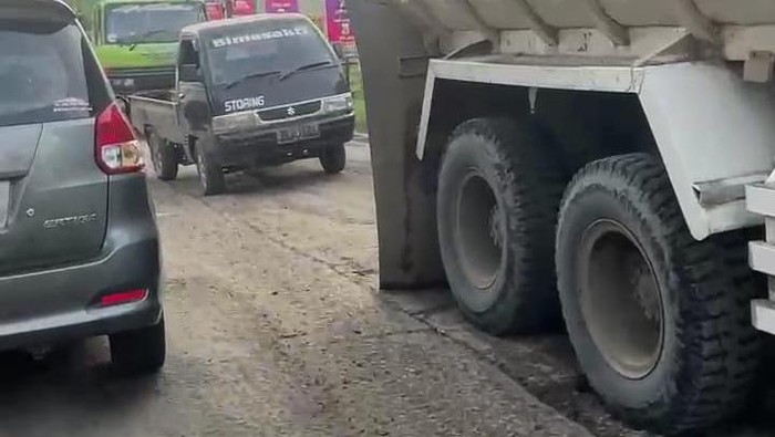 Satgas Diturunkan Pemkab Bogor untuk Mengatasi Truk Berperilaku Tidak Tertib di Parungpanjang