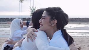 6 Potret Jennifer Bachdim Olahraga Bareng Dian Sastrowardoyo, Duo Hot Mom