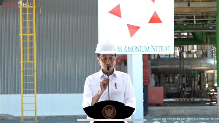 Jokowi resmikan pabrik amonium nitrat, Bontang, Kalimantan Timur.