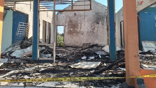 Kantor Kecamatan Manggelewa, Dompu, NTB, terbakar pada Kamis (29/2/2024) dini hari. Kerugian ditaksir mencapai Rp 1 miliar.