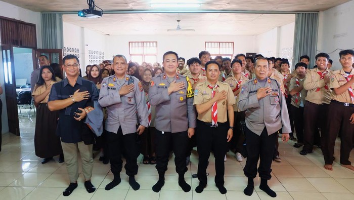 Kapolsek Menteng kunjungi SMA Yapermas (dok istimewa)