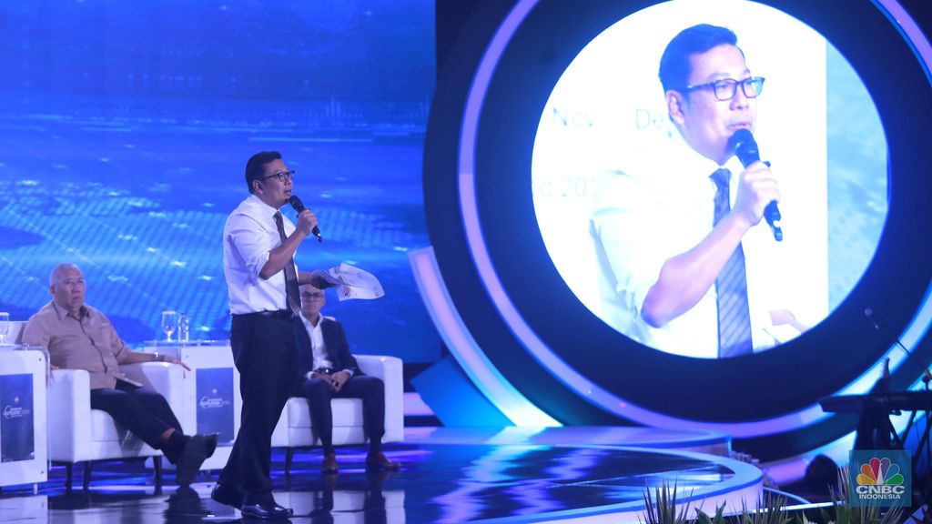 Kepala Badan pangan Nasional, Arief Prasetyo Adi memberikan pemaparan dalam acara CNBC Indonesia Economic Outlook 2024 di Jakarta, Kamis (29/2/2024). (CNBC Indonesia/Tri Susilo)