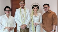 Angga Puradiredja kembali menikah usai bercerai tahun 2019. Ia meminang Dewi Andarini dengan mas kawin 53 gram emas dalam pernikahannya kemarin (28/2). Foto: Instagram anggapuradiredja