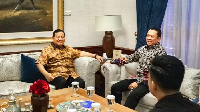 Ketua MPR RI Bambang Soesatyo mengapresiasi atas kenaikan pangkat jenderal kehormatan (Hor) bintang empat kepada Menteri Pertahanan Prabowo Subianto.
