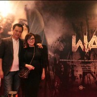 Selama hamil Kiki Amalia masih terlihat aktif. Seperti yang terliihat dalam foto, saat ia dan suami menghadiri Gala Premiere salah satu film yang dibintanginya. Foto: Instagram/@kikiamaliaworld