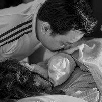 Pada 28 Februari 2024 dengan ditemani sang suami, Kiki akhirnya melahirkan anak pertamanya yang berjenis kelamin perempuan dengan persalinan normal. Di usianya yang ke-42 tahun ini Kiki resmi menjadi seorang ibu. Foto: Instagram/@kikiamaliaworld