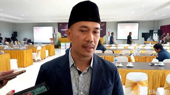 Komisioner KPU Trenggalek Nurani Soyomukti
