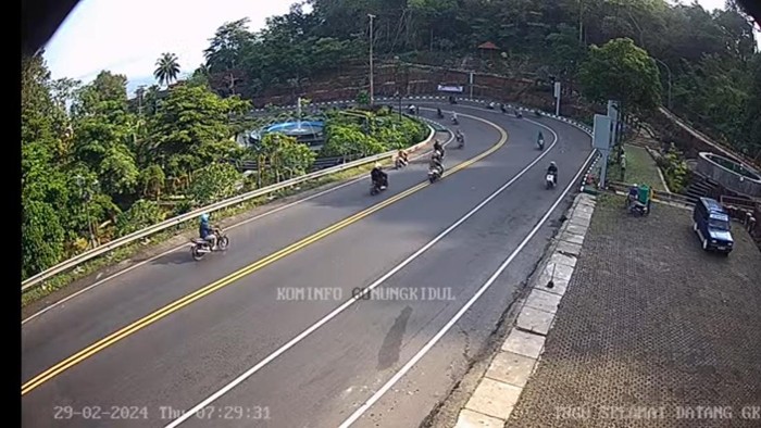 Tangkap layar CCTV Diskominfo Gunungkidul Kamis (29/2/2024) pukul 07.30 WIB memperlihatkan kondisi jalan Jogja-Wonosari.