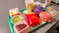 Ia memposting pesanan makanan dan memujinya. Kata Mark McDonald Jepang harus dapat micheline star, saking enaknya. (Instagram/Mark Zuckerberg)