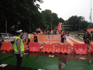 Ada Demo Buruh di Patung Kuda, Lalin Arah Istana Dialihkan