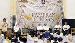 Melihat Pameran Lukisan Karya Siswa SD Muhammadiyah
