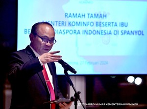 Menkominfo Rilis Buku Biografi Jokowi dalam Bahasa Spanyol di Barcelona