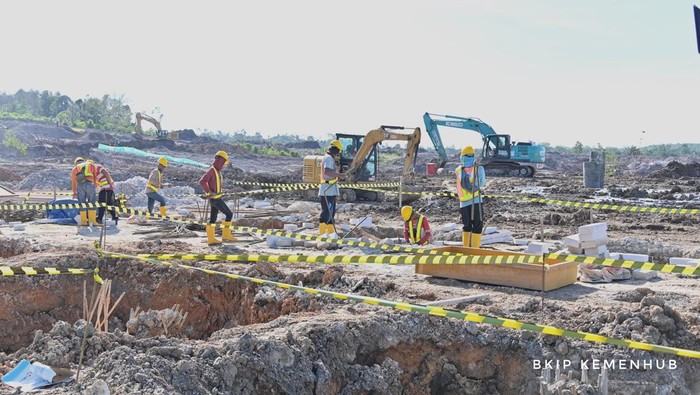 Menteri Perhubungan Budi Karya Sumadi menyatakan Bandara VVIP Ibu Kota Negara (IKN) Nusantara di Kalimantan Timur bakal bisa diuji coba Juli mendatang.