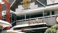 Buka pertama kali di tahun 1992, Hard Rock Cafe Indonesia awalnya berada di Sarinah dan jadi tempat nongkrong hits. Foto: Pool/Site Culinary