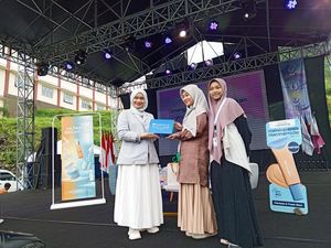 Paragon Goes To Pesantren Sebarkan Spirit ke Santri Ponpes As-Syifa Subang