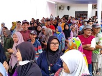 Ribuan Warga Kota Pasuruan Rela Antre Berjam-jam demi Beras Murah