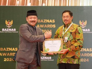 Pj Gubernur Jateng Nana Sudjana Terima Penghargaan dari Baznas RI