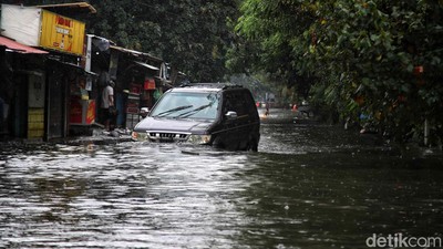 Penampakan Banjir yang Merendam Kawasan Tanjung Priok