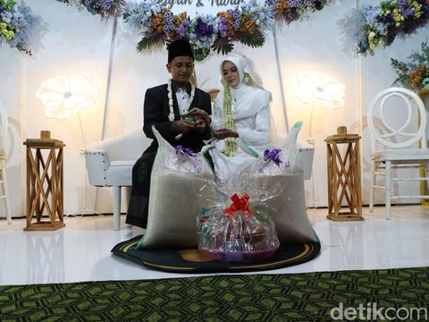 pengantin di Ponorogo pakai mahar beras