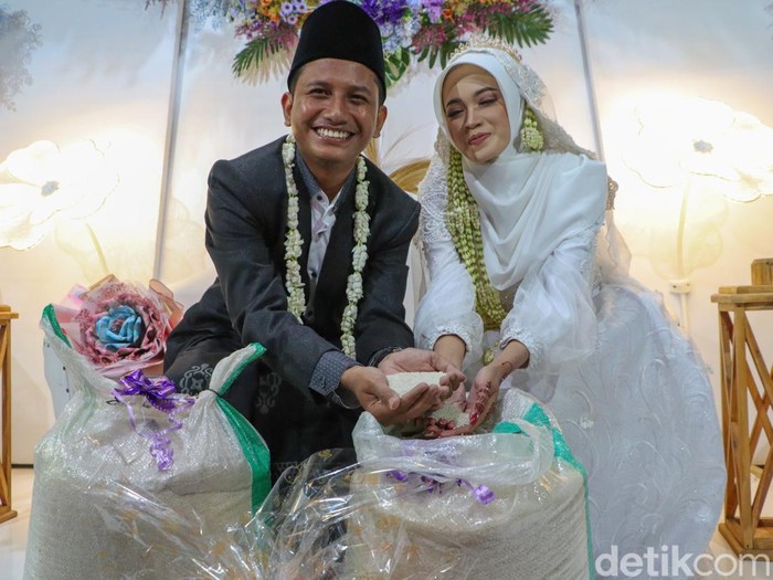 pengantin di Ponorogo pakai mahar beras