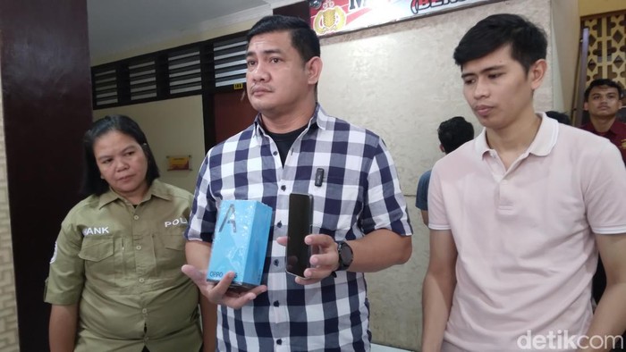 Polisi mengungkap kasus penipuan HP refurbished di Gorontalo.