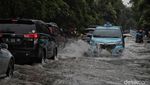 Potret Banjir Rendam Kawasan Elit Kelapa Gading