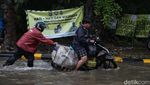 Potret Banjir Rendam Kawasan Elit Kelapa Gading