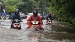 Potret Banjir Rendam Kawasan Elit Kelapa Gading